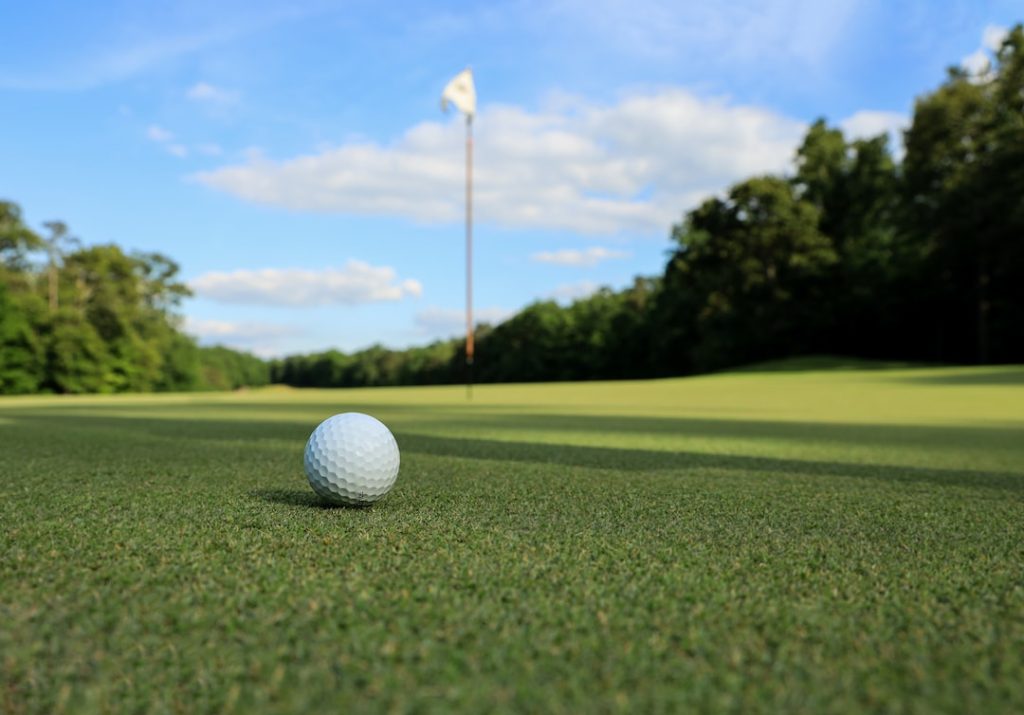 Are Golf Courses Measured in Feet or Yards? Terrific Golf